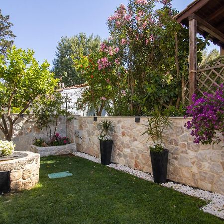 Kassandrinos Apartments Apostolos Никити Екстериор снимка
