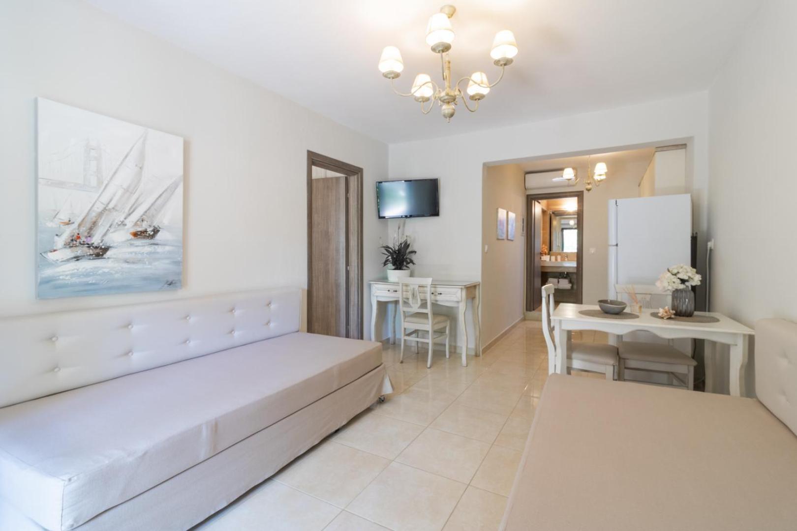 Kassandrinos Apartments Apostolos Никити Екстериор снимка