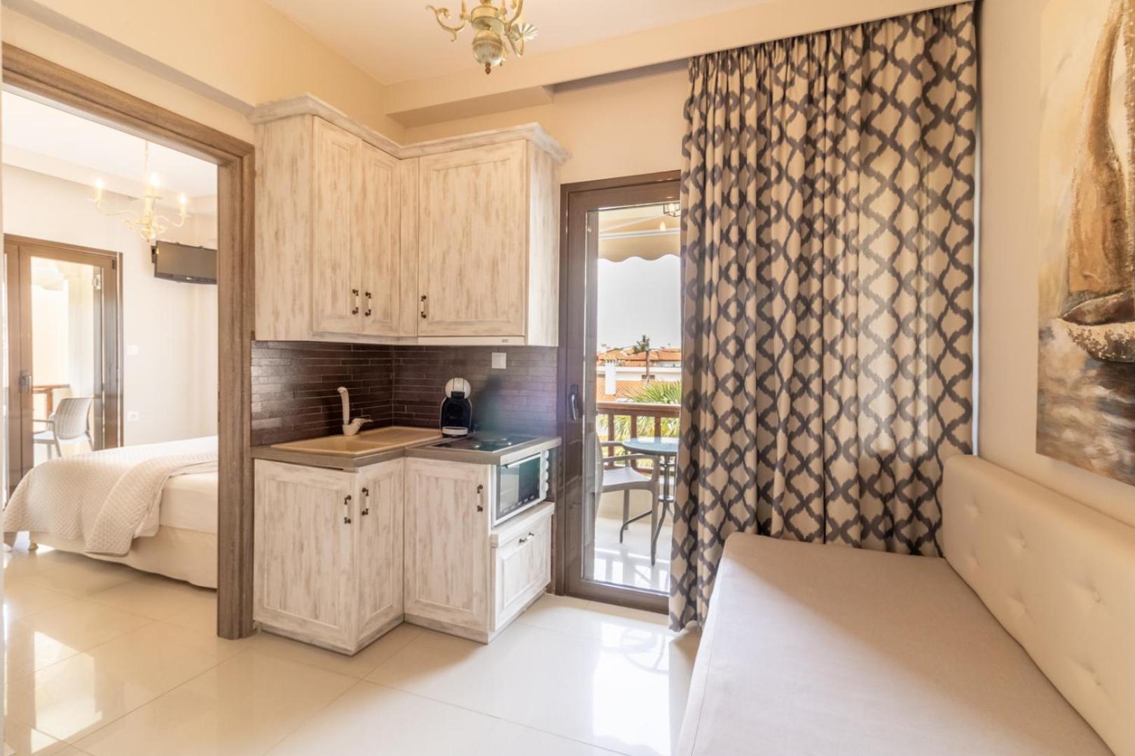 Kassandrinos Apartments Apostolos Никити Екстериор снимка