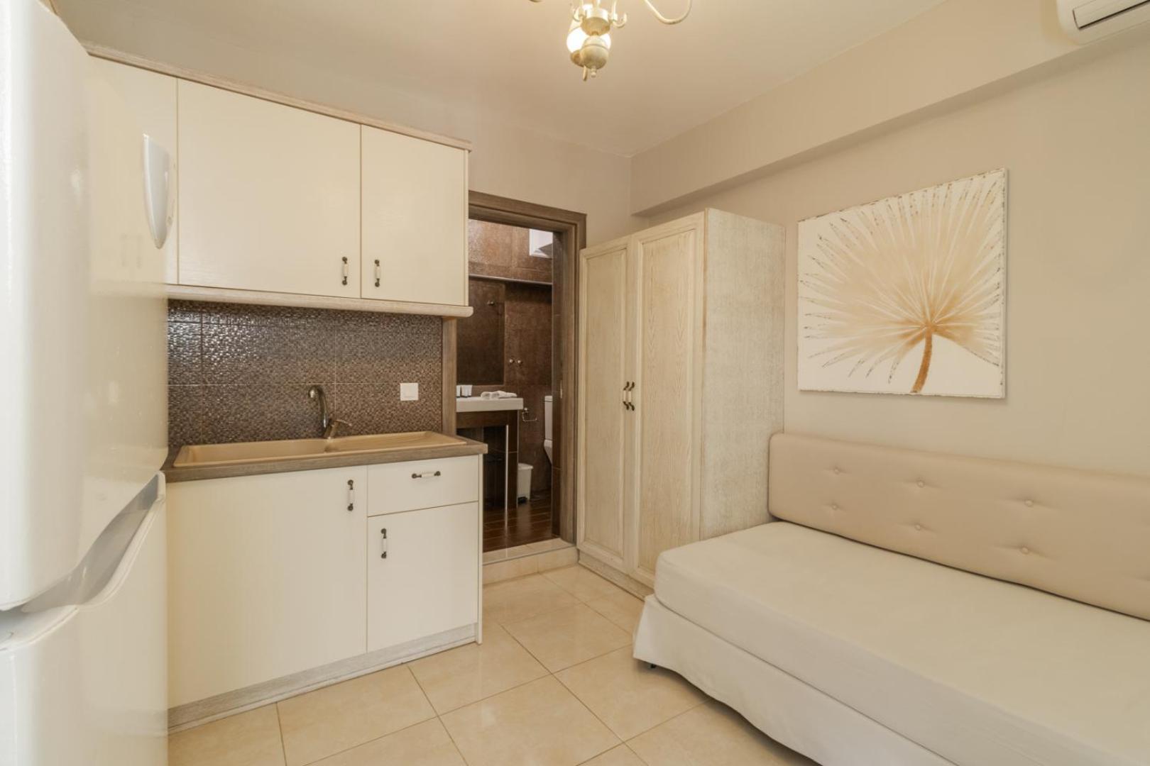 Kassandrinos Apartments Apostolos Никити Екстериор снимка