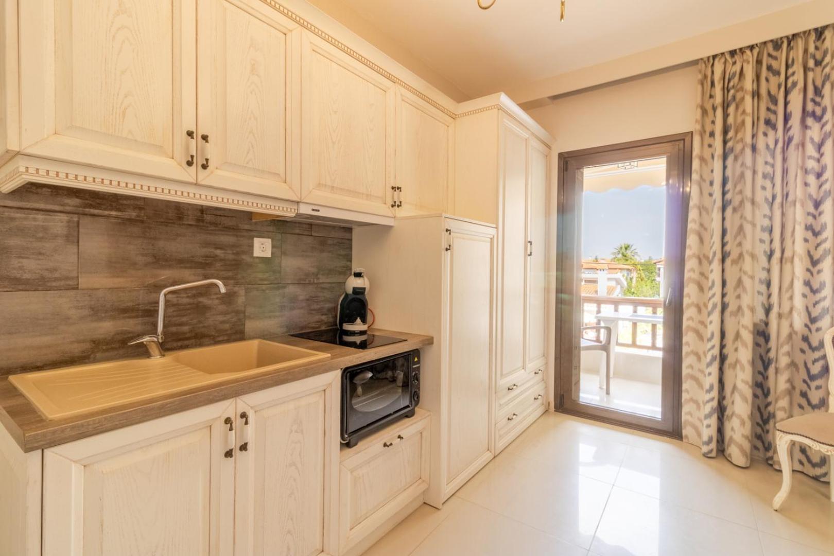 Kassandrinos Apartments Apostolos Никити Екстериор снимка