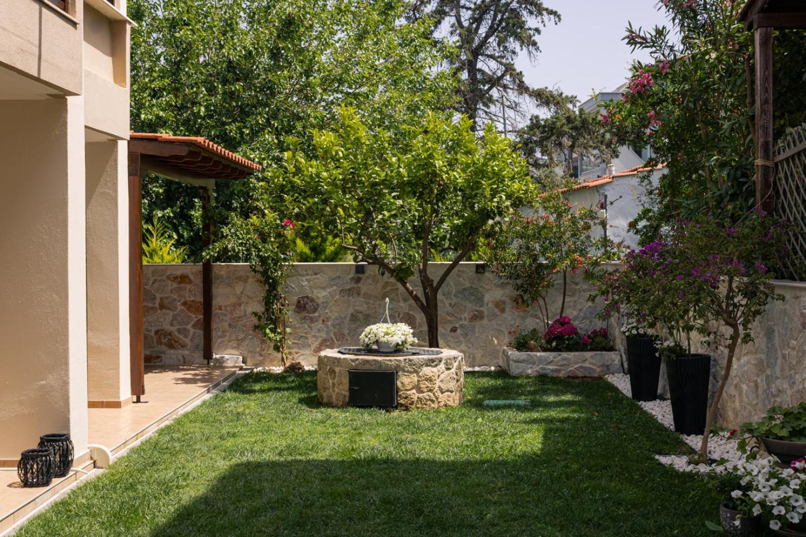 Kassandrinos Apartments Apostolos Никити Екстериор снимка