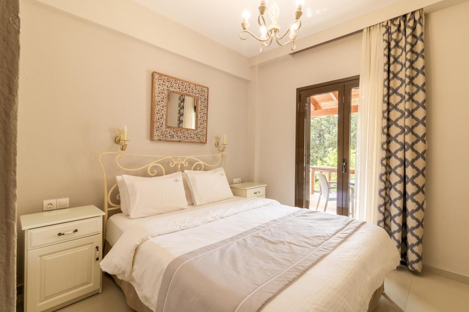 Kassandrinos Apartments Apostolos Никити Екстериор снимка